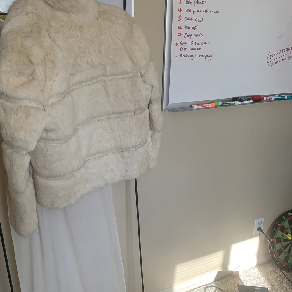 Real Fox 🦊 fur 🧥 coat for the winter 🌬🎐💨